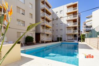 Apartament a Del sol 18. Piso de 3 dormitorios con gran terraza,piscina y vistas al mar