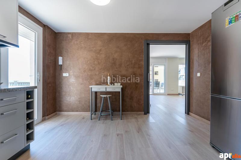 Foto fa4ba3cb-ea2c-4bb8-880f-7eca9b2bfc3f. Pis a de tortosa 4 a Mar i Camp - Platja dels Capellans Salou