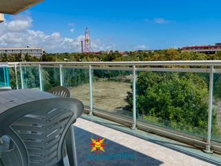 Appartement  De montserrat roig. Terraza de 20 m2 con vistas despejadas