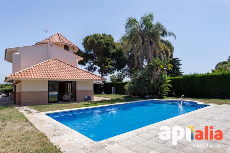 Foto e2517d3e-44fe-4d62-b905-47fd58d541a8. Chalet in del bosc del quec 19 in pla de maset - cap de Salou Salou