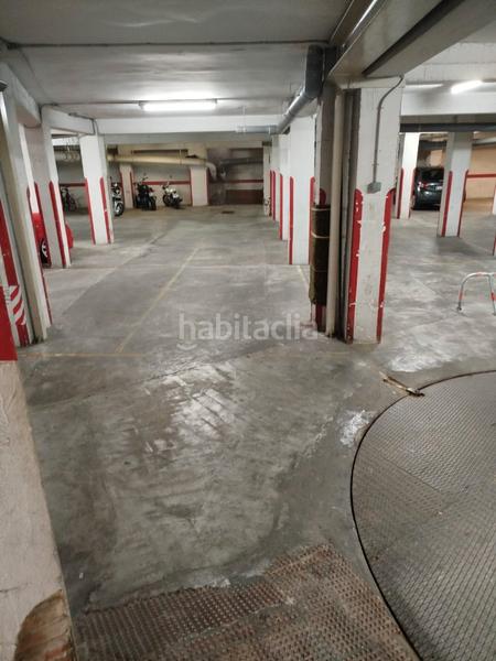 Foto f3d8491c-c15a-4589-9644-2d9fda0d7e8f. Car parking in Barrio de Patraix Valencia