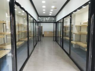 Business premise in Carrer d'Àngel Guimerà