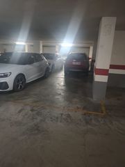Car parking  Carrer de fontanars dels alforins. Plaza de garaje en venta en patraix en valencia