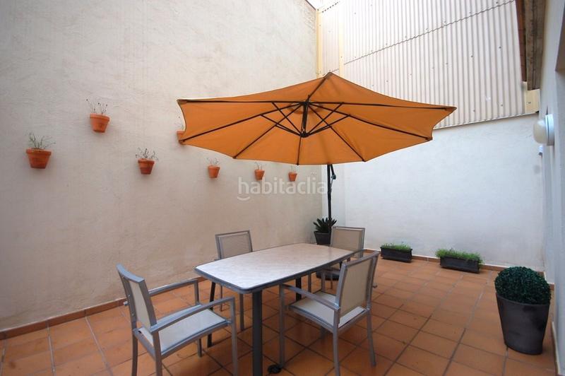 Foto 3b992ed1-ebea-4f19-bbb7-48b88c5e65f7. Planta baja en carrer sant sebastià 8 céntrico apartamento de 3 dormitorios, 1 baño, cocina, salón comedor y una gran terraza equipada con mobiliario para momentos de en Tossa de Mar