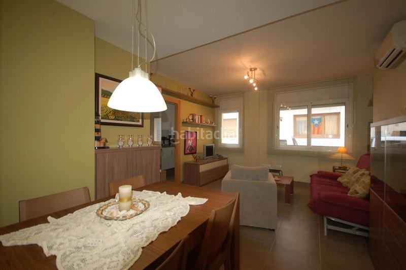 Foto b90b53a2-05eb-4ef7-b8fd-42c36a303b3b. Planta baja en carrer sant sebastià 8 céntrico apartamento de 3 dormitorios, 1 baño, cocina, salón comedor y una gran terraza equipada con mobiliario para momentos de en Tossa de Mar