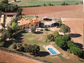 Country house in Cassà de la Selva. Casa rústica con licencia turística en venta en cassà de la selv