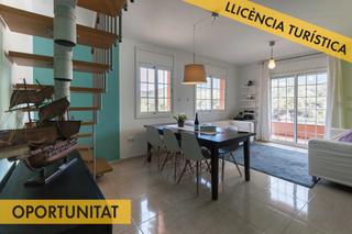 Ático  Carrer montllor. Oportunidad duplex con piscina y parking y licencia turistica en