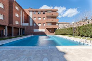 Pis a Tossa de Mar. Gran apartamento con piscina comunitaria y licencia turística.