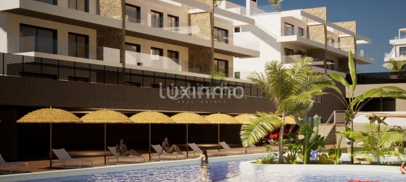 Foto eb9cecf4-94ed-4ebc-ad36-56515d3a9ee2. Ground floor with pool in balcón de Finestrat-terra marina Finestrat