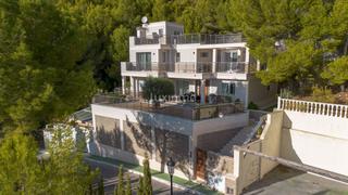 Chalet en Altea Hills. Impresionante villa de 6 dormitorios con vistas al mar en altea