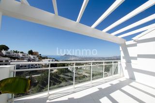 Casa adossada a Altea la Vella. Casa adosada con vistas al mar en venta en altea la vella