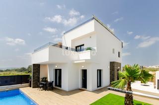Chalet à Desamparados - Hurchillo - Torremendo. Villa contemporánea con piscina privada en orihuela