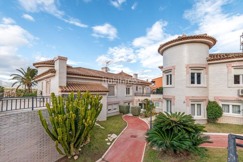 Foto 8f0cae74-0a91-4be9-9dcb-f2d557810a79. Doppelhaus mit pool in L´Albir Alfàs del Pi (l´)