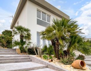 Chalet à Carrió - La Merced - Los Pinos. Exelente chalet independiente a estrenar en calpe