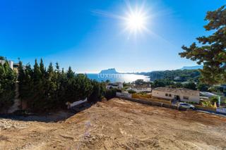 Terreny residencial a Cala Advocat-Baladrar. Impresionante parcela edificable con vistas al mar en moraira en