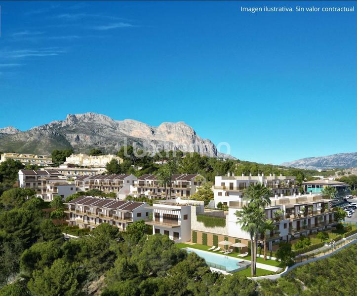 Foto c705c9fb-aca4-4149-aba0-9e366094eaca. Casa aparellada amb piscina a Montebello - Nou Espai Nucia (la)