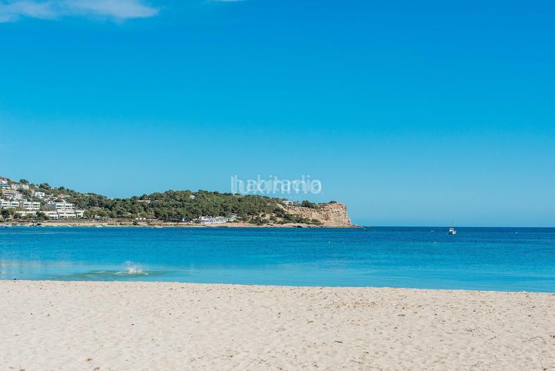 Foto 92047619-9d7d-42f9-800d-c67fcf00f4be. Àtic amb calefacció aparcament piscina a Marina Botafoc-Talamanca Ibiza