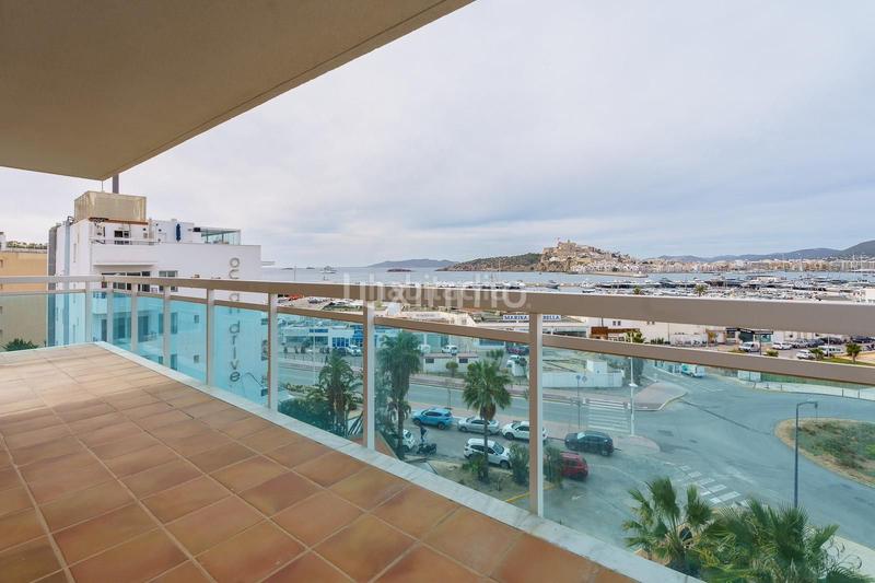 Foto f048f001-f98a-438d-868c-78969b265abb. Àtic amb calefacció aparcament piscina a Marina Botafoc-Talamanca Ibiza