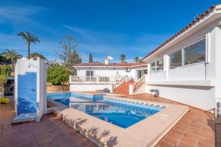 Xalet a Barranco Hondo. Casa con parcela en la  la nucia