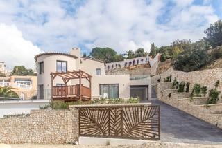 Chalet à Cumbre del Sol. Impresionante chalet mediterráneo con vistas al mar en benitache