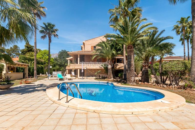 Foto ca74e390-bb17-4009-b1c0-9a76c12350ed. Chalet con parcheggio piscina in Urbanizaciones Benidorm