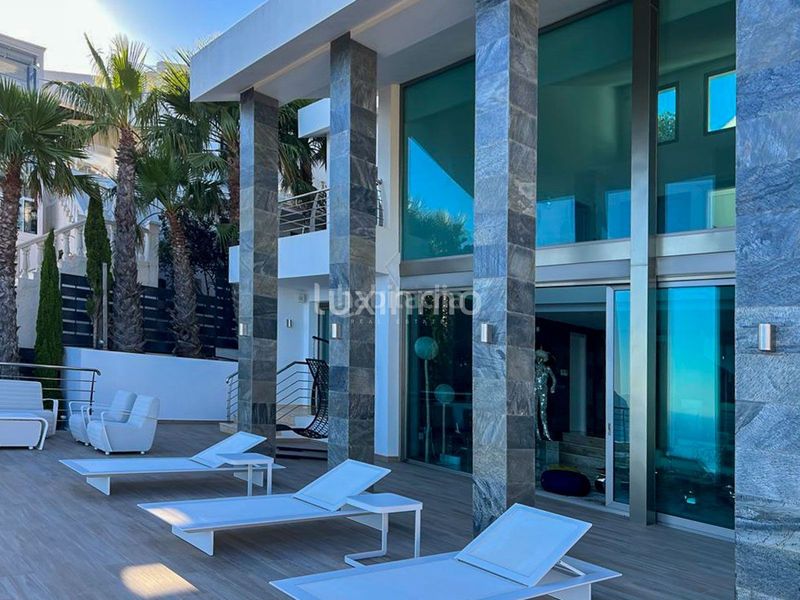 Foto a6da5781-e297-434f-aee9-add1d1805dfa. Xalet amb calefacció piscina a Altea hills Altea