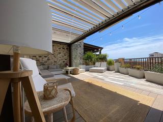 Casa adossada a Los Arenales del Sol. Moderna casa adosada con piscina privada en arenales del sol