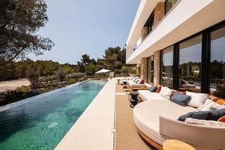 Xalet a Roca Llisa. Villa de lujo nueva construcción cerca del campo de golf, urbani