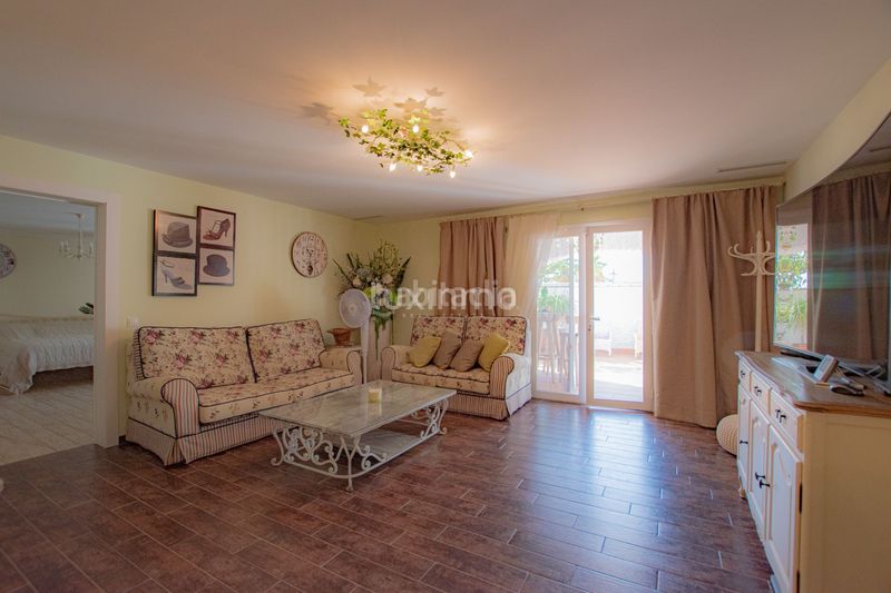 Foto c03caf02-8987-4bed-bd5a-634f51010fe4. Xalet amb aparcament piscina a Moravit-Cap Blanc Moraira