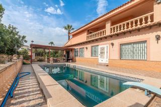 Chalet in L´Albir. Villa cerca del centro en venta en albir