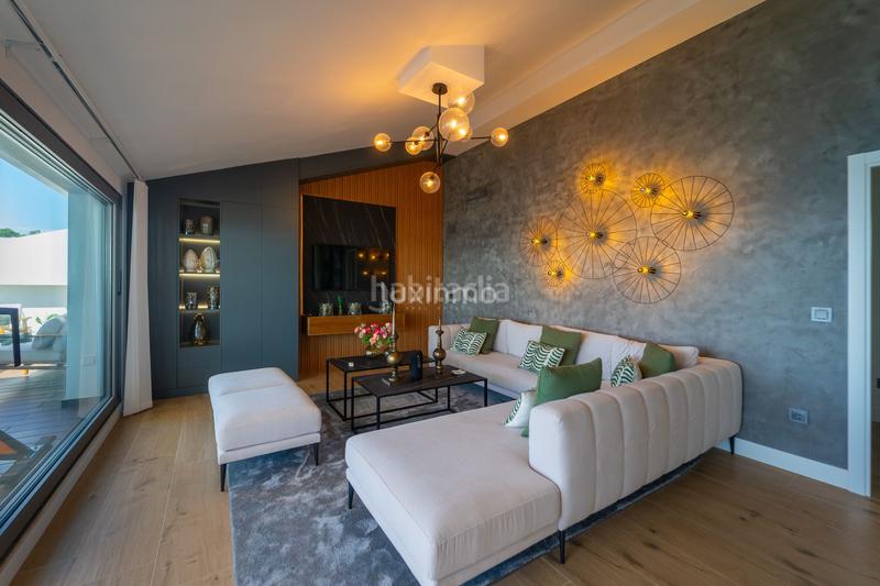 Foto 49bf21c3-33d7-4db6-b7ce-20629f7e9f79. Ático moderno ático en primera línea de playa en campomanes en Altea