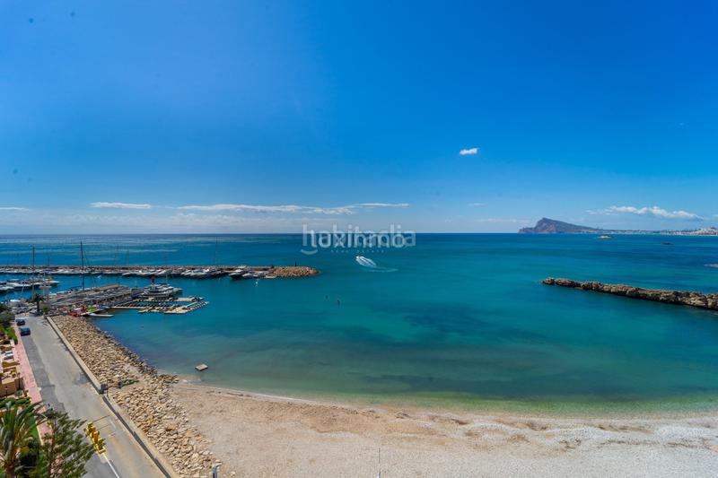 Foto a13bcca2-4ccb-4741-8c31-163abdea70df. Ático moderno ático en primera línea de playa en campomanes en Altea
