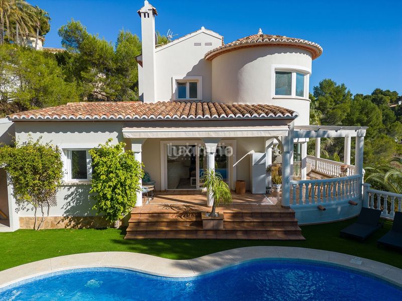 Foto a225bb6c-2b6f-41c8-b2ed-d53441396737. Xalet amb calefacció aparcament piscina a Altea la vella Altea