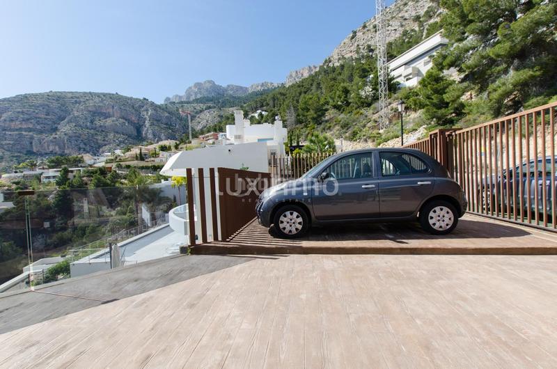 Foto 23bbef69-1ca5-4423-ac47-0babee445025. Chalet with heating parking pool in Altea hills Altea