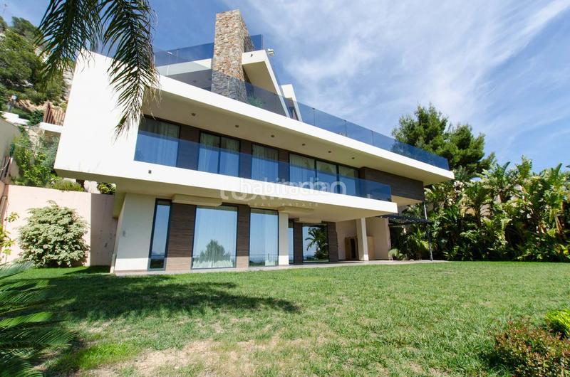 Foto c80fbe35-b968-4a41-b725-17aee51f39eb. Chalet with heating parking pool in Altea hills Altea