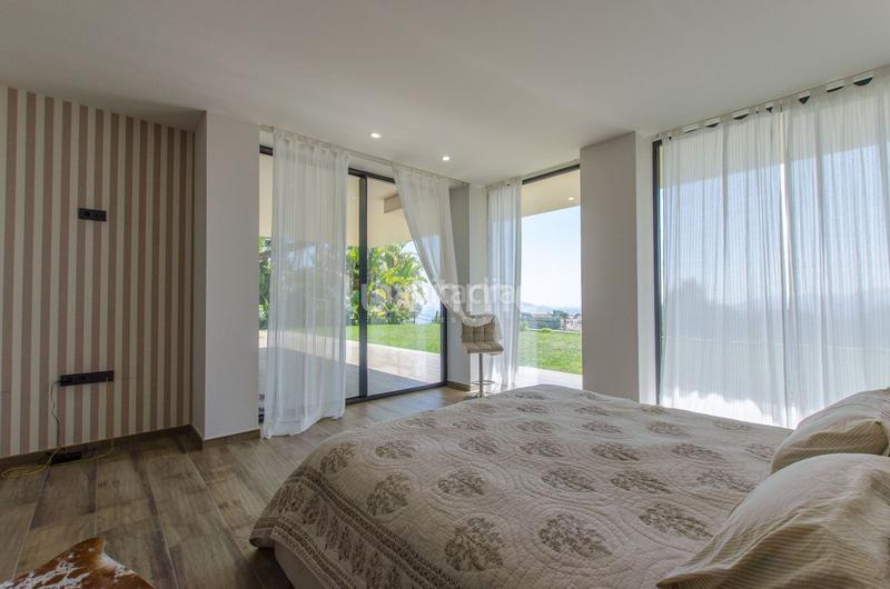 Foto cdeacf43-c77e-4423-a80f-400c49d7c6ca. Chalet avec chauffage parking piscine dans Altea hills Altea