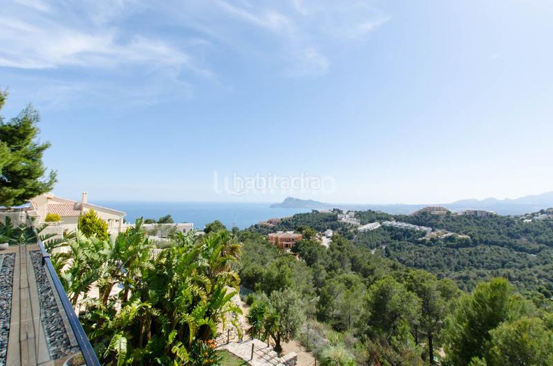 Foto d2bc59ec-07de-4e20-b56f-bbd3e5337ee0. Chalet avec chauffage parking piscine dans Altea hills Altea