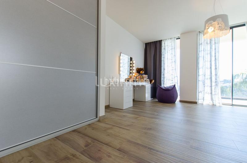 Foto f93de97c-7f55-4e83-a0d0-2aa6f6a3b47a. Chalet with heating parking pool in Altea hills Altea