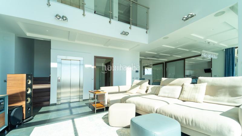 Foto d87f8f59-b73f-49c7-b22a-4703f64e3efb. Chalet with heating pool in Altea hills Altea