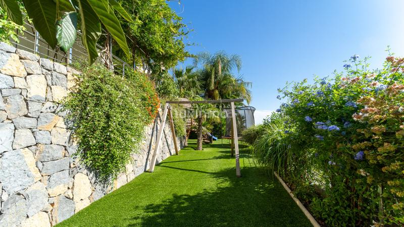 Foto f6b98f81-05b4-4b32-ae0f-0365b3890f09. Chalet with heating pool in Altea hills Altea