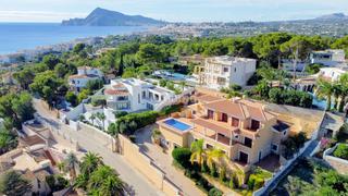 Chalet à L´Olla. Villa fantástica luminosa y espaciosa en altea