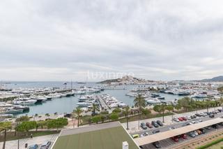 Lloguer Pis a Marina Botafoc-Talamanca. Apartamento en alquiler con vistas al mar en marina botafoch
