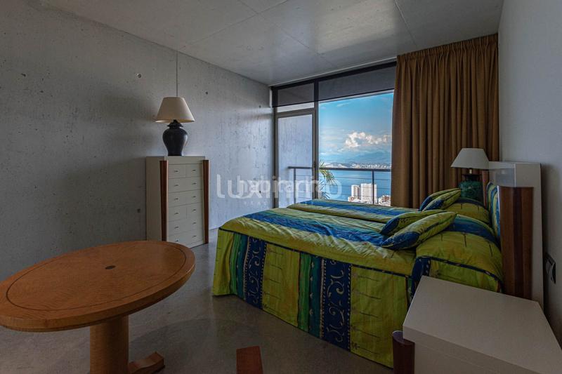 Foto c85d8044-3e17-430b-94a5-1f071dc28b96. Chalet mit heizung parking pool in Sierra Helada Benidorm