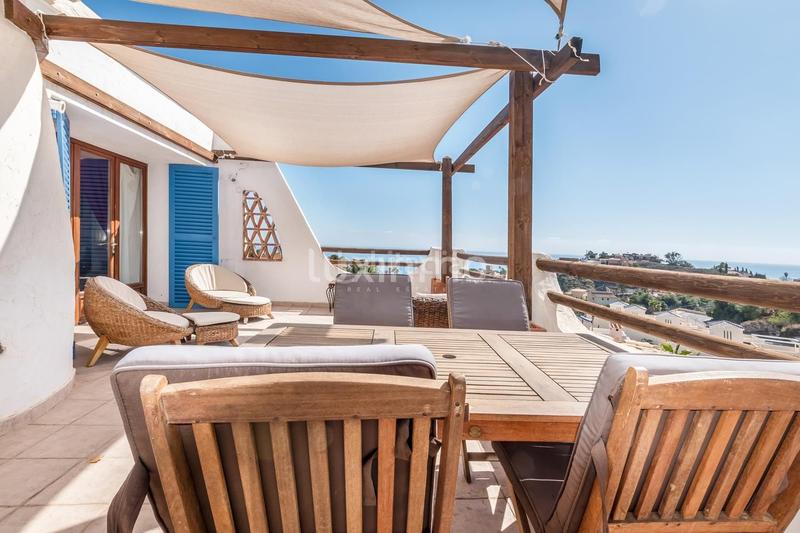 Foto 254c5b32-4892-40c7-a759-0fa9a1224bb3. Chalet precioso chalet mediterráneo en venta en el campello playa en Campello (el)