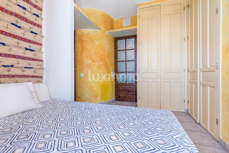 Foto 75a80f37-ca8d-41cb-be06-3b8f7b9ee611. Chalet precioso chalet mediterráneo en venta en el campello playa en Campello (el)
