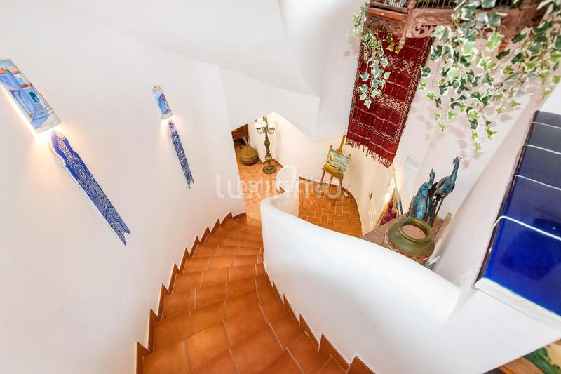 Foto c5214195-b38c-4f55-8ce9-5d4829a26101. Chalet precioso chalet mediterráneo en venta en el campello playa en Campello (el)