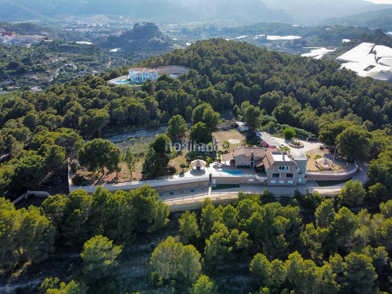 Foto 5b1127a1-91b5-4a09-9ad6-5e980581afd6. Chalet casa independiente con impresionantes vistas y lujosas instalaciones en la nucia en Nucia (la)