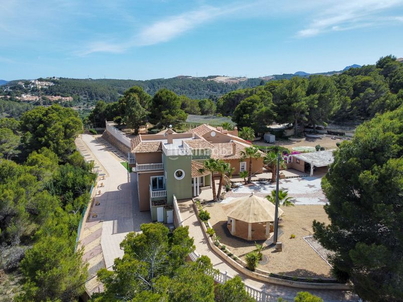 Foto 9359c4fd-08a7-452a-b4ec-1138e37d37d9. Xalet amb piscina a La Nucia Pueblo Nucia (la)