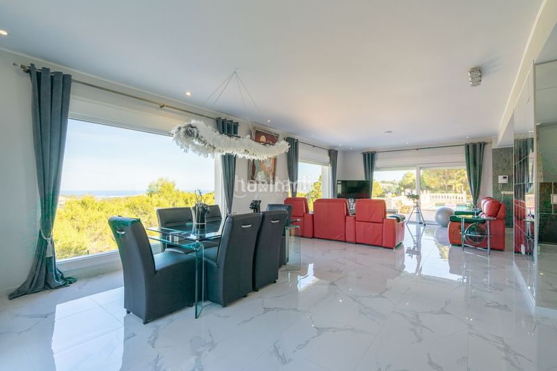 Foto a4fcbeba-47f6-4bac-964d-9fff3cfe35a5. Xalet amb piscina a La Nucia Pueblo Nucia (la)