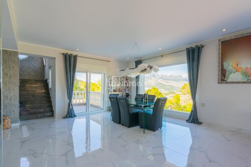 Foto f6cacf12-6984-46e7-bbf8-38d1e2585fea. Chalet casa independiente con impresionantes vistas y lujosas instalaciones en la nucia en Nucia (la)
